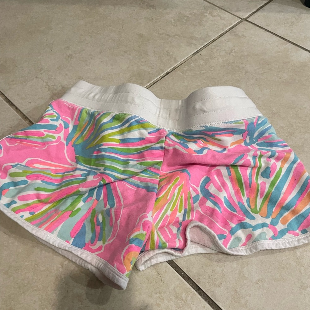 Lilly Pulitzer size small. Mint condition